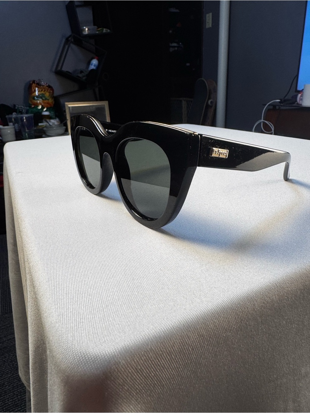 Le Specs Air Heart 1602175 Black Oversized Cat Eye Sunglasses with Green Lenses